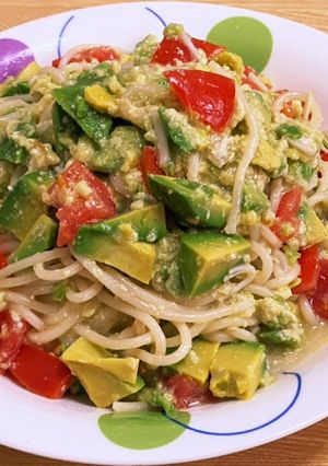 アボガドとトマトのクリームパスタ-レシピのメイン写真