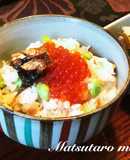 贅沢な鮭と帆立の炊き込みご飯