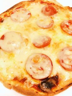 俺のピザ(トルティーヤのカリカリピザ)-レシピのメイン写真