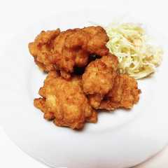 รูปของ 簡単！◯ーソンのからあげくん風唐揚げ