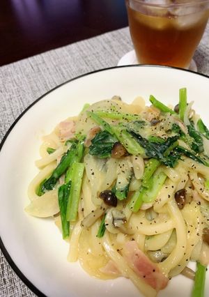 小松菜とベーコンのカルボナーラ風うどん♪-レシピのメイン写真