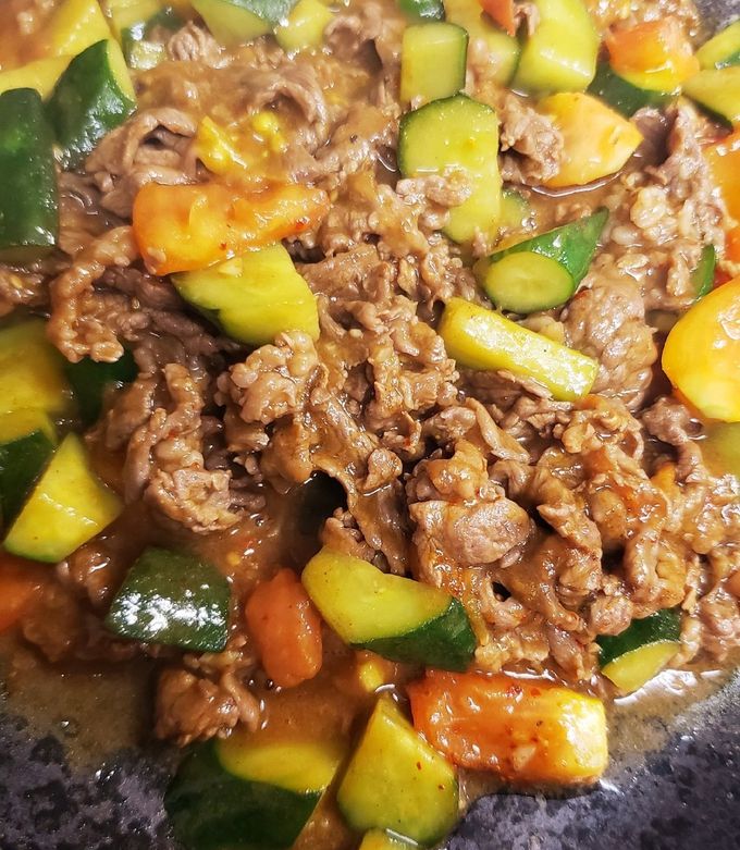 トマトとキュウリと牛肉のOKAカレー炒め-レシピのメイン写真