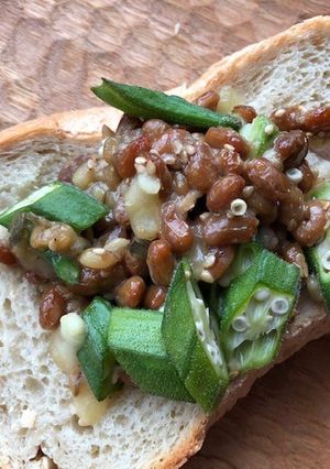 納豆とオクラの味噌風味トースト-レシピのメイン写真