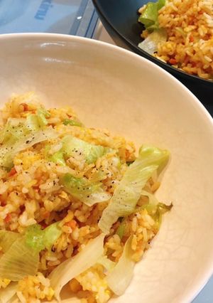 パパっと作れる！簡単　鮭レタスチャーハン-レシピのメイン写真
