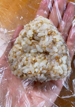 私のスパイシーおにぎり☆鮭or鯖フレーク-レシピのメイン写真