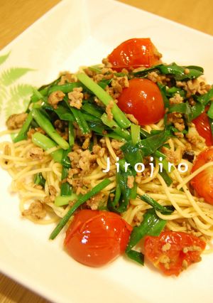エスニック☆ニラ豚トマトのパスタ-レシピのメイン写真