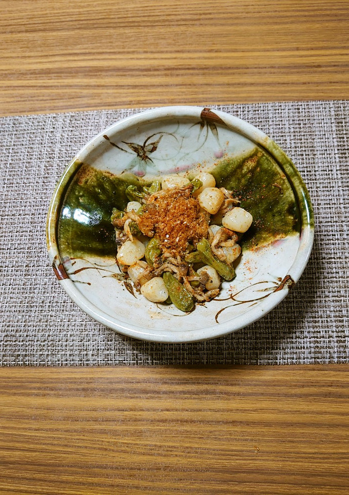 ヨウサマの減塩玉蒟蒻とシシトウの炒め物-レシピのメイン写真
