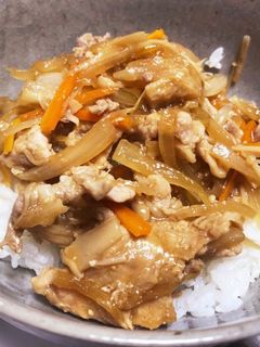 ほったらかしで簡単☆無水で重ね煮豚丼☆-レシピのメイン写真