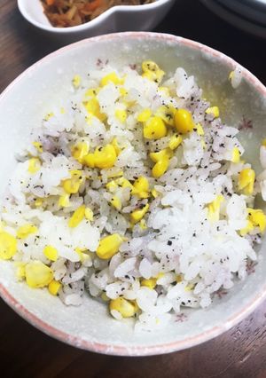 余ったコーン缶救済☆コーン&ゆかりごはん-レシピのメイン写真