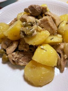 鶏肉とジャガイモのローズマリー煮-レシピのメイン写真