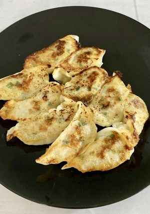 我が家の定番♪お店のようなパリパリ餃子♪-レシピのメイン写真