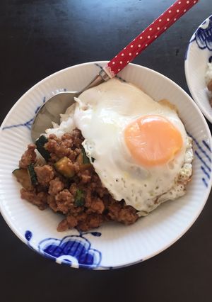 豚そぼろ丼deなんちゃってガパオ風-レシピのメイン写真