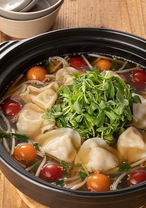 豆苗ともやしの水餃子ごま味噌鍋-レシピのメイン写真