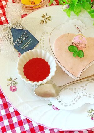 苺ホワイトチョコムース・生チョコムース♬-レシピのメイン写真