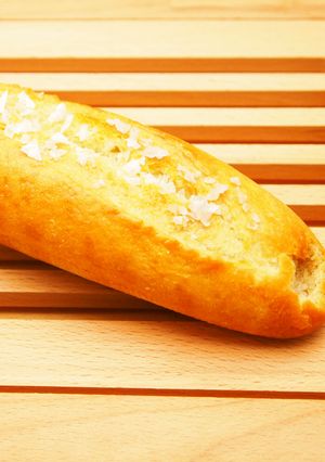 フレークソルトとブレス産バターの塩パン-レシピのメイン写真