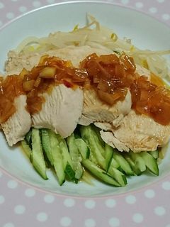 おいしく減塩 ゆで鶏のピリ辛ねぎソース-レシピのメイン写真