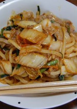 豚キムチ焼きうどん♪゛-レシピのメイン写真