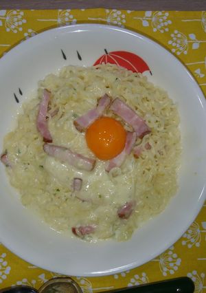 インスタント塩ラーメンで簡単カルボナーラ-レシピのメイン写真