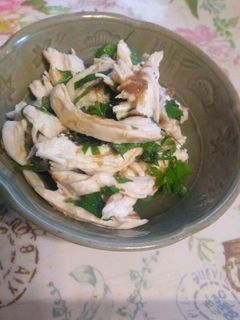 ゆで鶏胸肉の梅紫蘇あえ-レシピのメイン写真