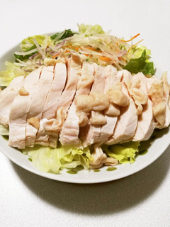 安くて簡単!とり胸肉を柔らかく茹でる方法-レシピのメイン写真