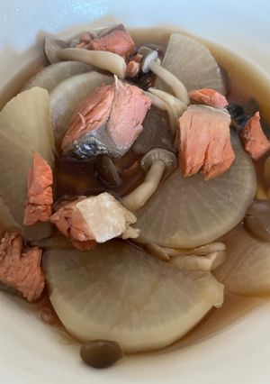 ∮鮭と大根としめじの煮物∮ by ∮chizu∮ 【クックパッド】 簡単おいしいみんなのレシピが392万品