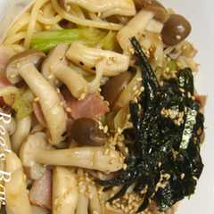 รูปของ 贅沢！シメジたっぷり和風パスタ