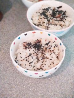 ひじきと梅干しの炊き込みご飯-レシピのメイン写真