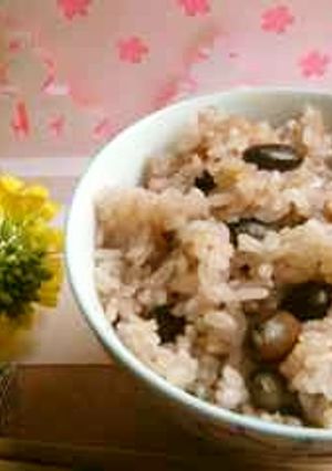 覚え書き＊炒り黒豆と梅干しのご飯-レシピのメイン写真