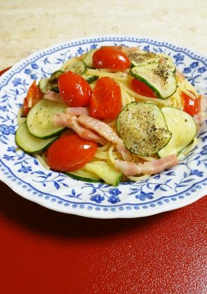 ズッキーニとプチトマトのオイルパスタ-レシピのメイン写真