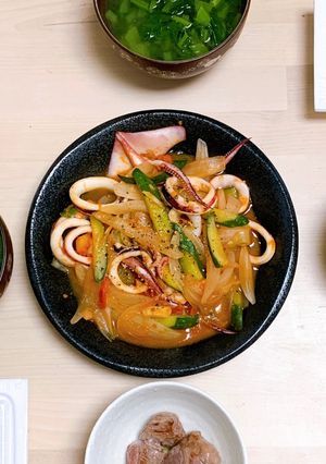 ベトナム炒めるイカ・野菜たっぷり-レシピのメイン写真