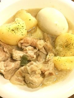 鶏肉とじゃがいもとゆで卵の和風煮込み-レシピのメイン写真