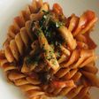 フジローニ 大きなパスタのアラビアータ