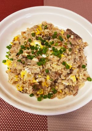 焦がしネギとさば缶のチャーハン-レシピのメイン写真