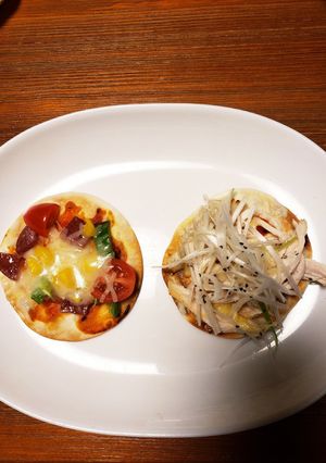 ぎょうざの皮で作る紅白ピザ-レシピのメイン写真