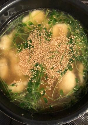 お家で収穫した豆苗のすいとん-レシピのメイン写真