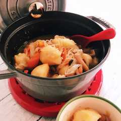 รูปของ staub 生姜香る無水肉じゃが