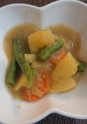 胃に優しい☆じゃがいもと人参の胡麻煮-レシピのメイン写真