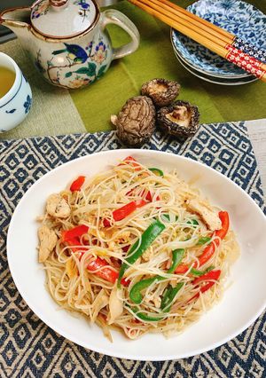 【椎茸粉使用】鶏肉の焼きビーフン-レシピのメイン写真