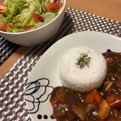 รูปของ 辛さがクセになる！こく旨シーフードカレー
