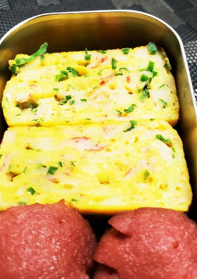 カニカマとネギの弁当用卵焼き-レシピのメイン写真