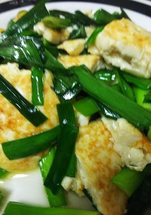 簡単中華・凍み豆腐とニラの旨塩炒め-レシピのメイン写真