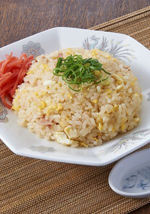 土鍋付き電子レンジでつくる「チャーハン」-レシピのメイン写真