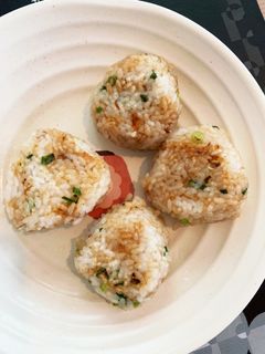 ネギと鰹節 焼きおにぎり-レシピのメイン写真