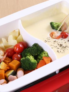 具材は熱々、とろ〜りチーズフォンデュ-レシピのメイン写真