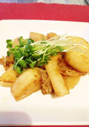 長芋と豚肉のシャキシャキにんにく梅炒め♪-レシピのメイン写真