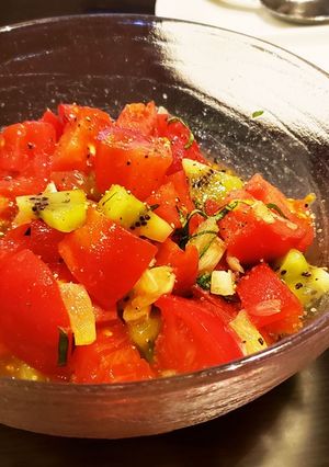 トマトとキウイの蜂蜜塩レモンサラダ-レシピのメイン写真
