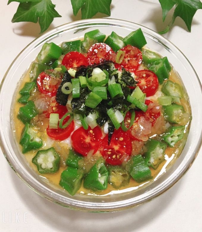 ごま油香る♪山芋×オクラ×トマトの3色丼-レシピのメイン写真