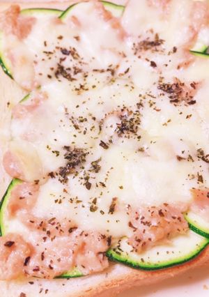 簡単！うまい！ズッキーニとツナのトースト-レシピのメイン写真