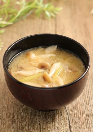 簡単！ぶなしめじのお味噌汁☆生姜風味-レシピのメイン写真