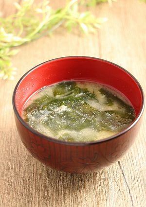 簡単！わかめとおからパウダーのお味噌汁-レシピのメイン写真
